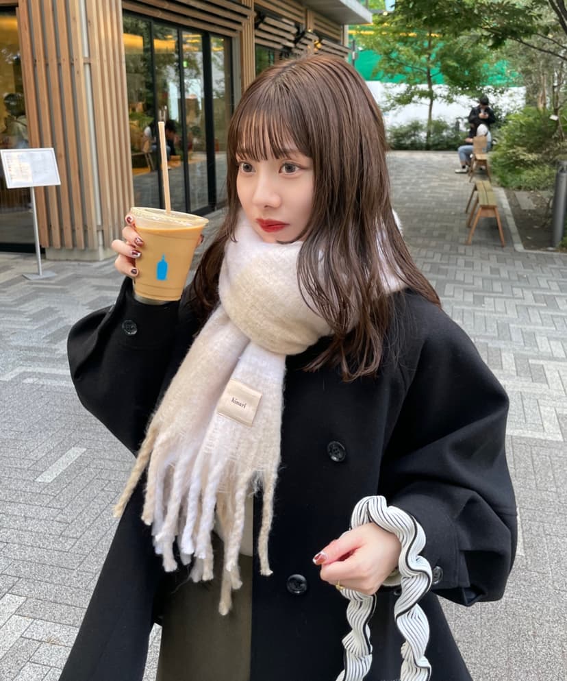格紋蓬鬆流蘇圍巾 (杏白) image 1